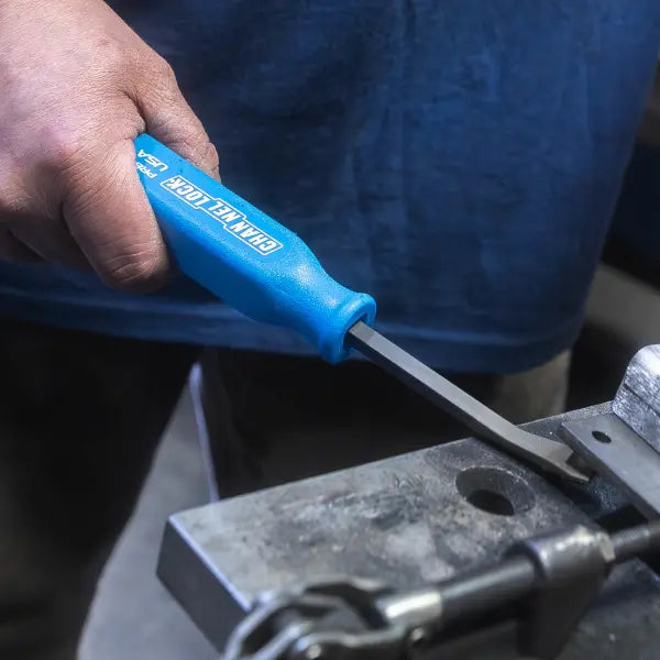 CHANNELLOCK PR8C 8-inch Pry Bar, 1/4" x 4" - Tool Leaks